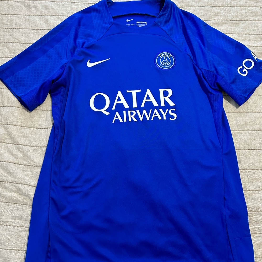 Paris Saint-Germain 22/23 Training Kit